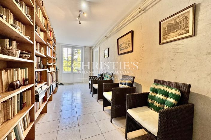 Image No.34-9 Bed House for sale