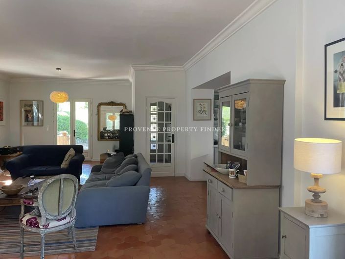 Image No.17-4 Bed House for sale