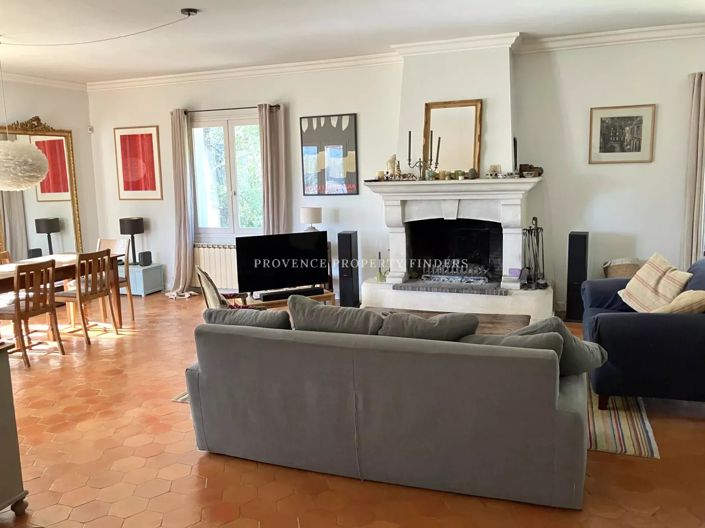 Image No.2-4 Bed House for sale