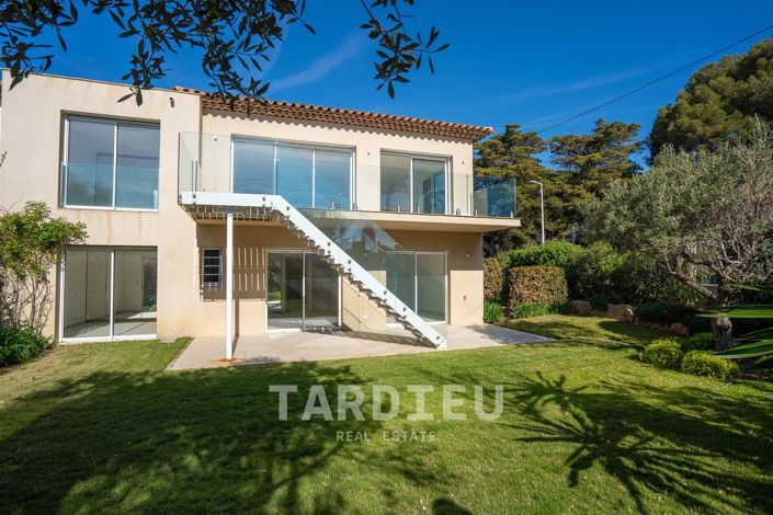 Image No.2-4 Bed House for sale