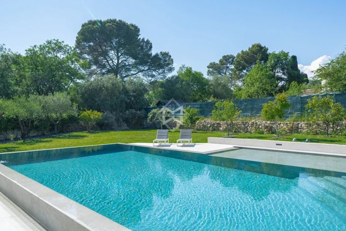 Image No.2-6 Bed House for sale