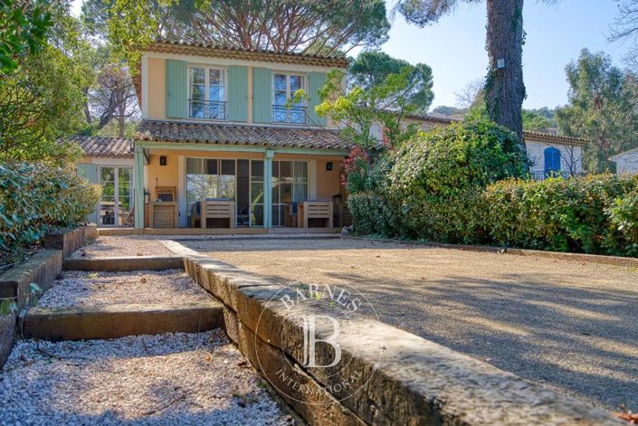 Image No.2-4 Bed House for sale