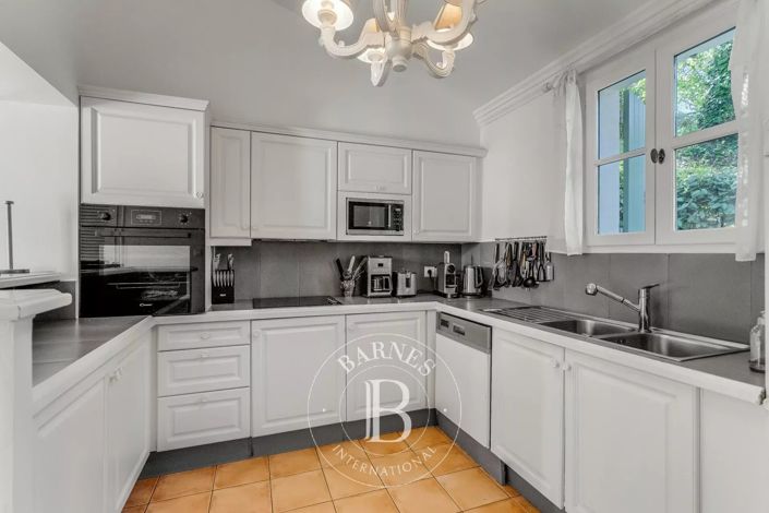 Image No.9-4 Bed House for sale