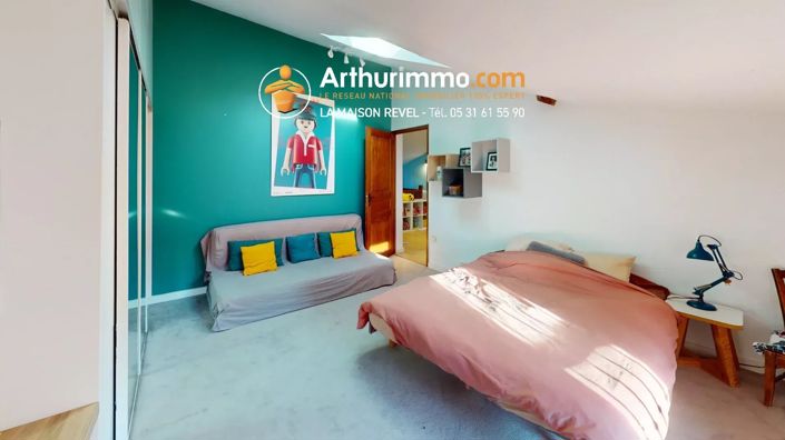 Image No.24-6 Bed House for sale