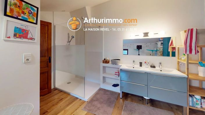 Image No.26-6 Bed House for sale