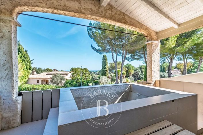 Image No.6-6 Bed House for sale
