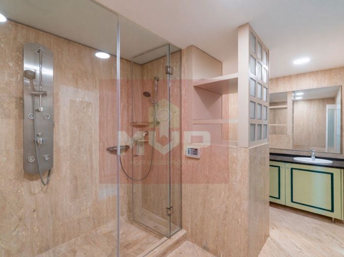 Image No.25-7 Bed Apartment for sale