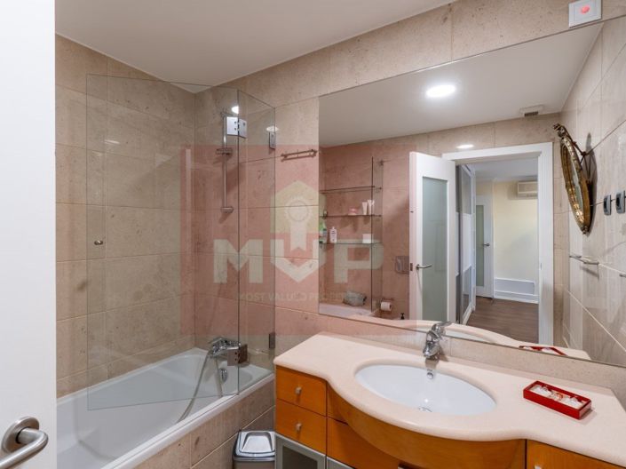 Image No.35-7 Bed Apartment for sale