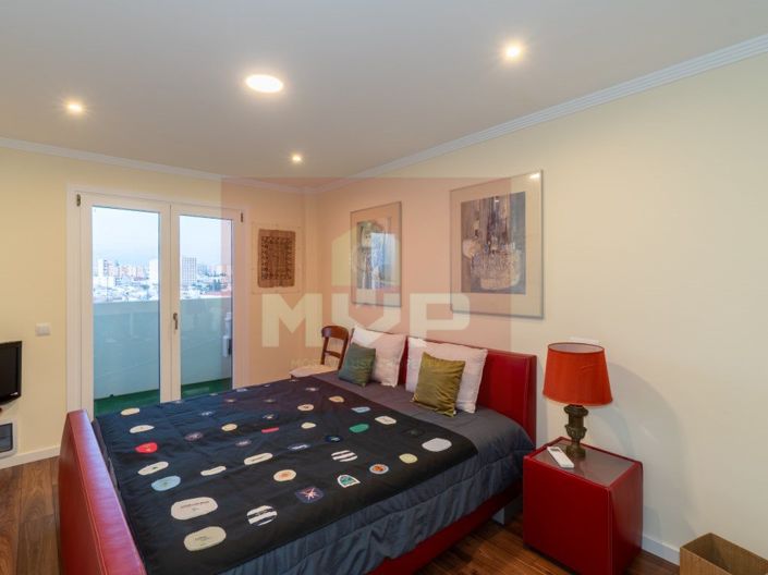 Image No.36-7 Bed Apartment for sale