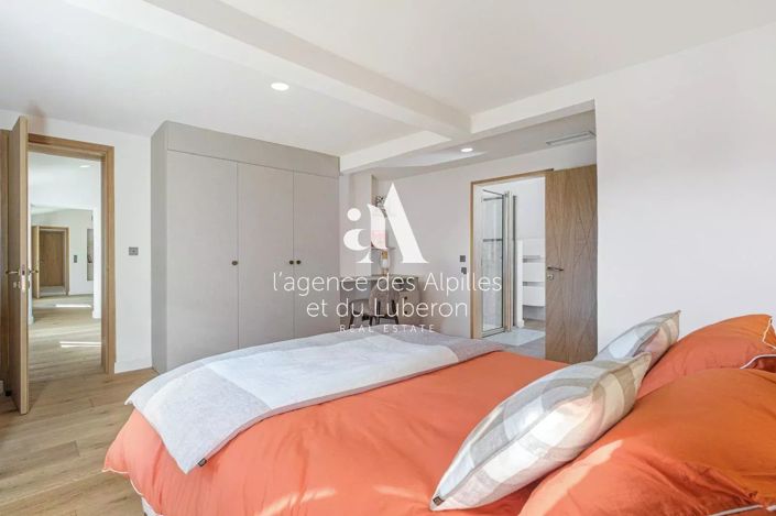 Image No.26-7 Bed House for sale