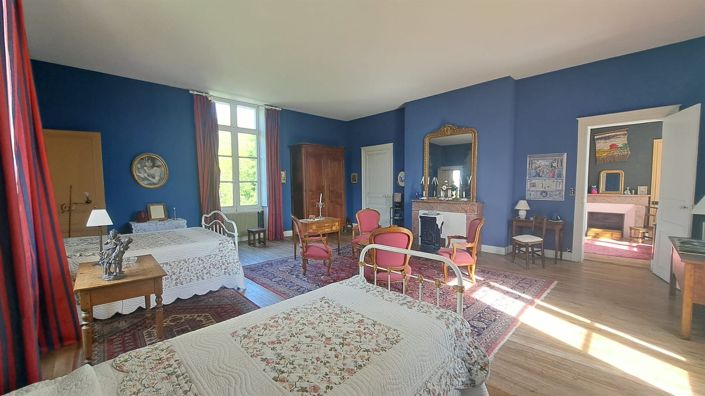 Image No.3-5 Bed Property for sale