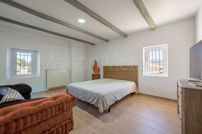 Image No.18-4 Bed House for sale