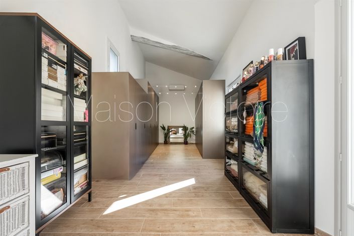 Image No.22-4 Bed House for sale
