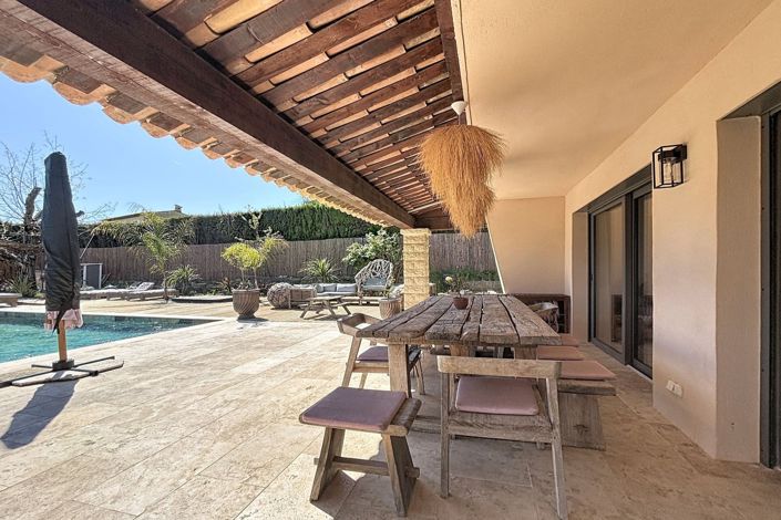 Image No.6-5 Bed House for sale