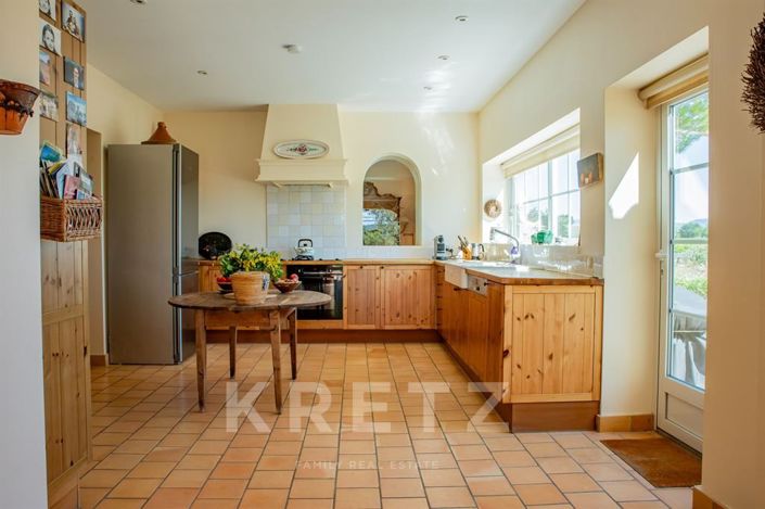 Image No.12-5 Bed House for sale