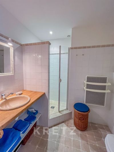 Image No.24-5 Bed House for sale