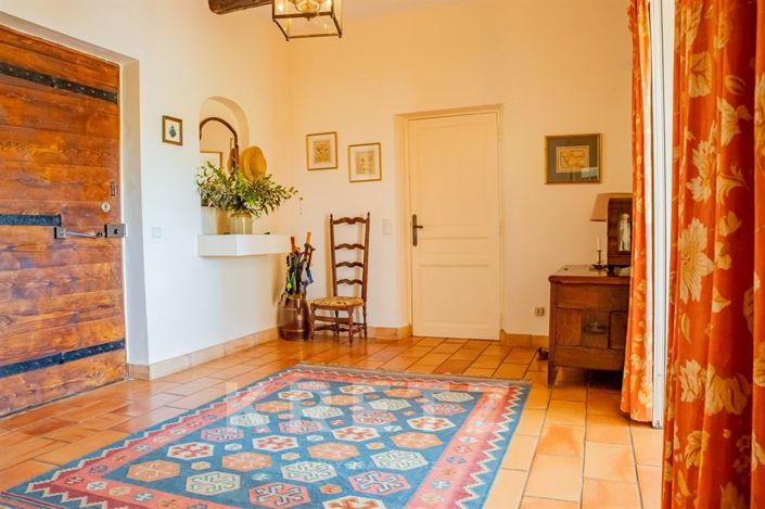Image No.6-5 Bed House for sale