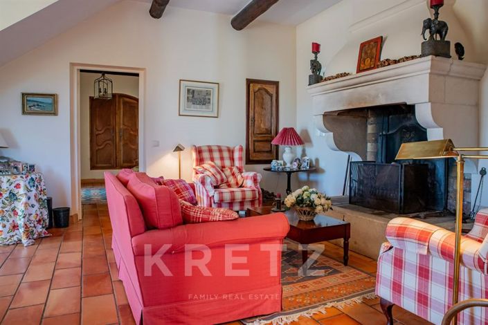 Image No.7-5 Bed House for sale
