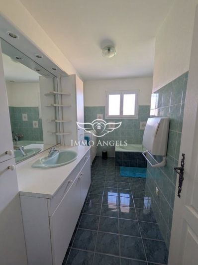 Image No.11-5 Bed House for sale
