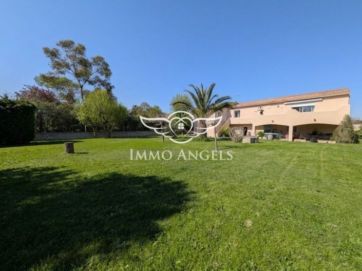 Image No.2-5 Bed House for sale