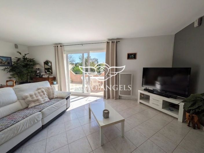 Image No.7-5 Bed House for sale
