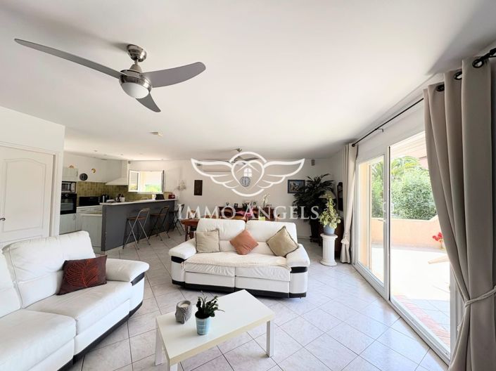 Image No.9-5 Bed House for sale