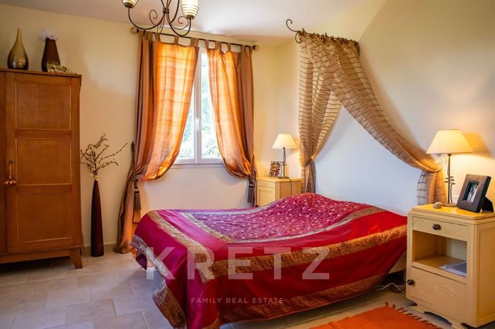 Image No.15-5 Bed House for sale