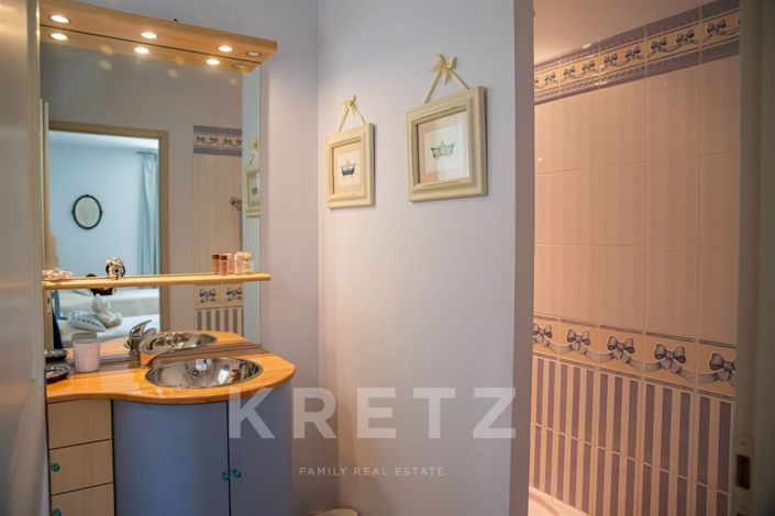 Image No.19-5 Bed House for sale