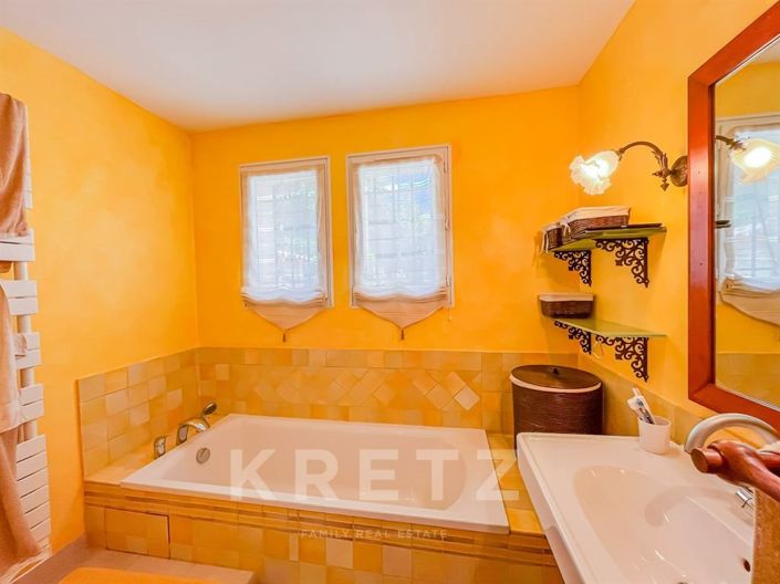 Image No.21-5 Bed House for sale