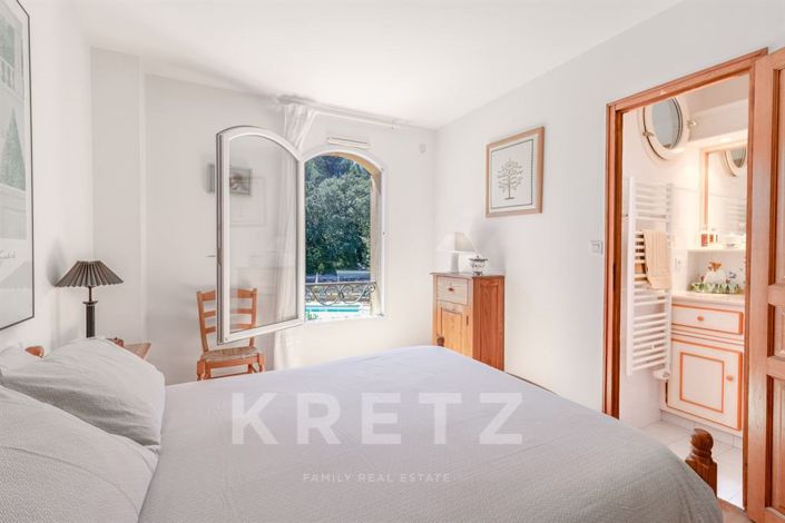 Image No.19-6 Bed House for sale