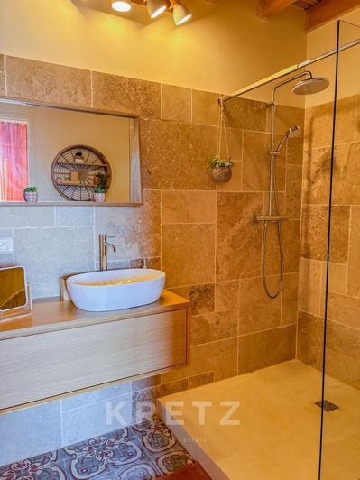 Image No.22-8 Bed House for sale