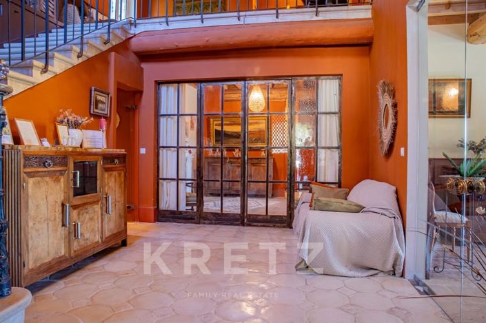 Image No.9-8 Bed House for sale
