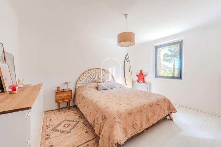 Image No.11-4 Bed House for sale