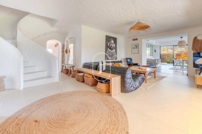 Image No.4-4 Bed House for sale