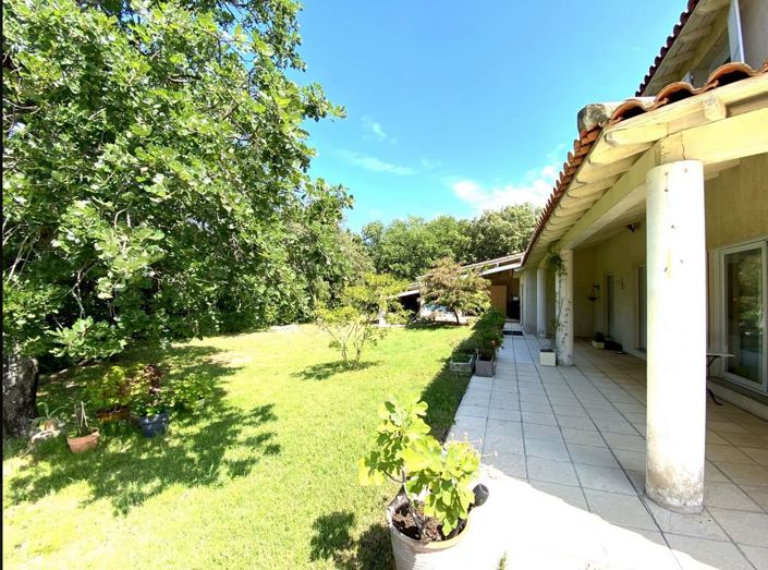 Image No.17-4 Bed House for sale