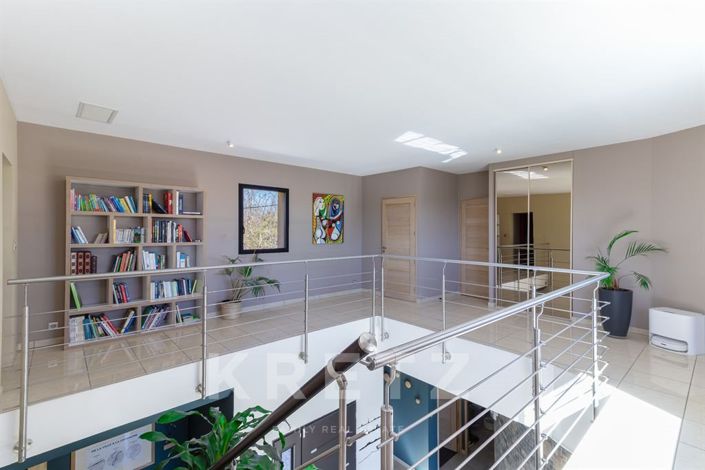 Image No.18-7 Bed House for sale