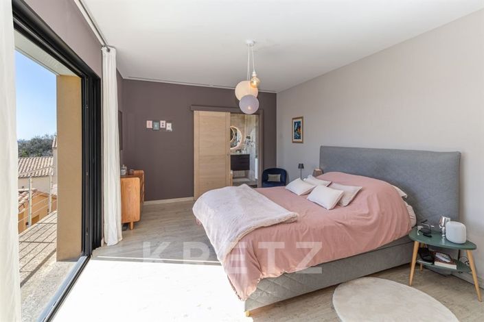 Image No.19-7 Bed House for sale
