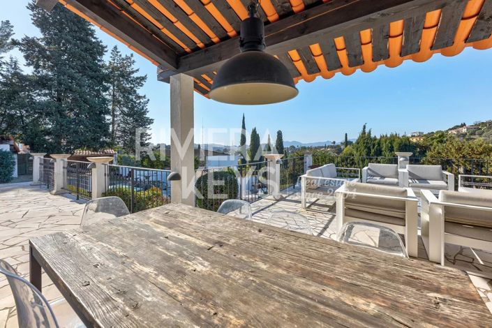 Image No.17-5 Bed House for sale