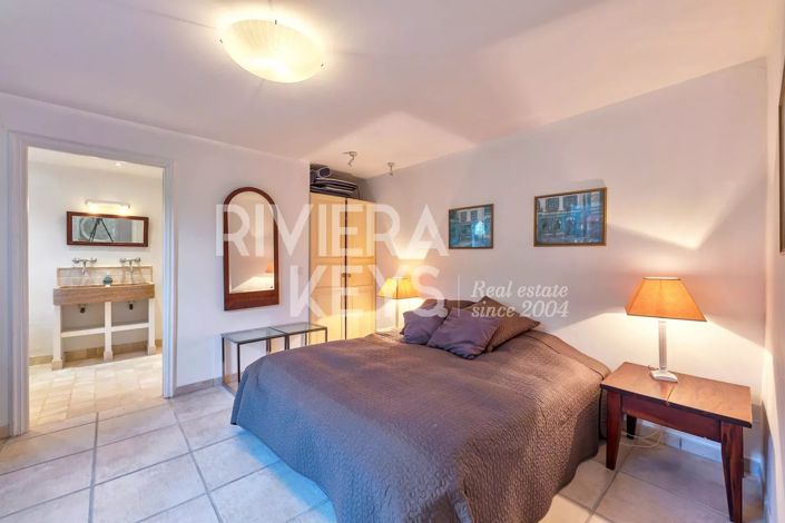 Image No.21-5 Bed House for sale