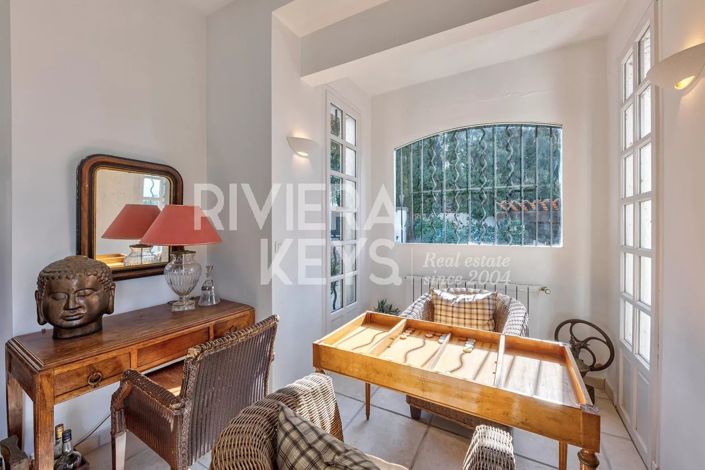 Image No.25-5 Bed House for sale
