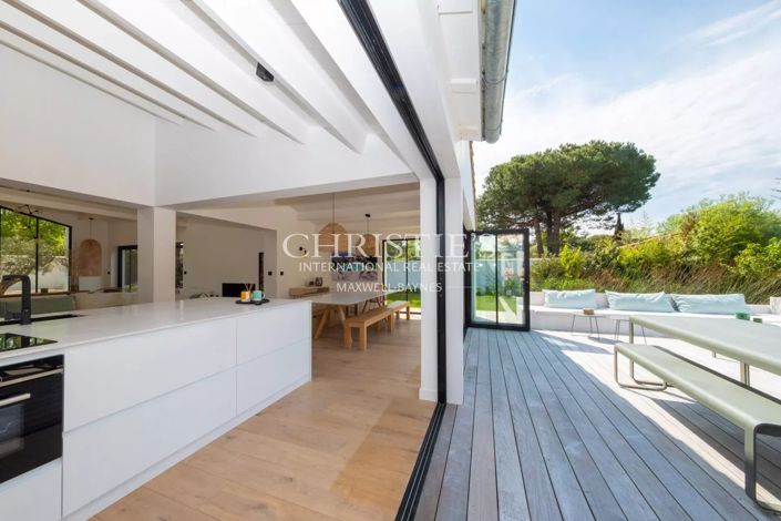 Image No.11-7 Bed House for sale