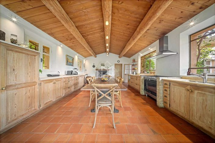 Image No.14-6 Bed House for sale