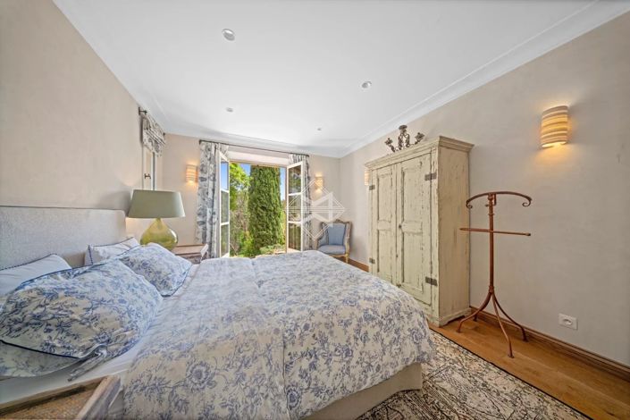 Image No.17-6 Bed House for sale