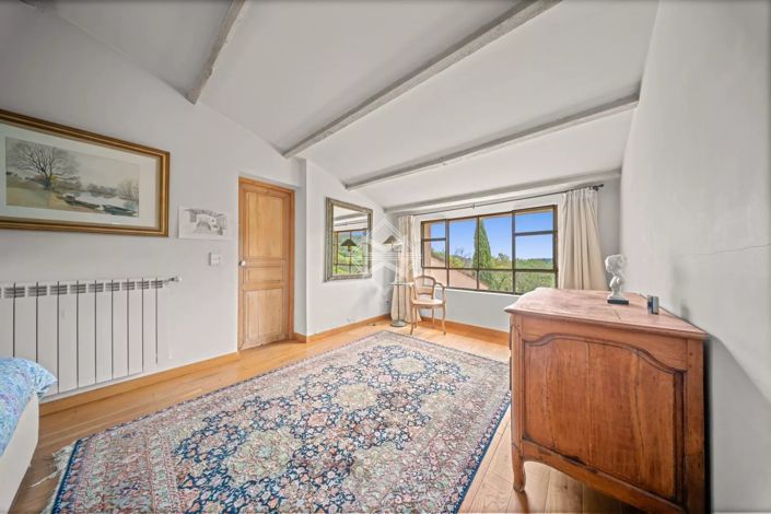 Image No.18-6 Bed House for sale
