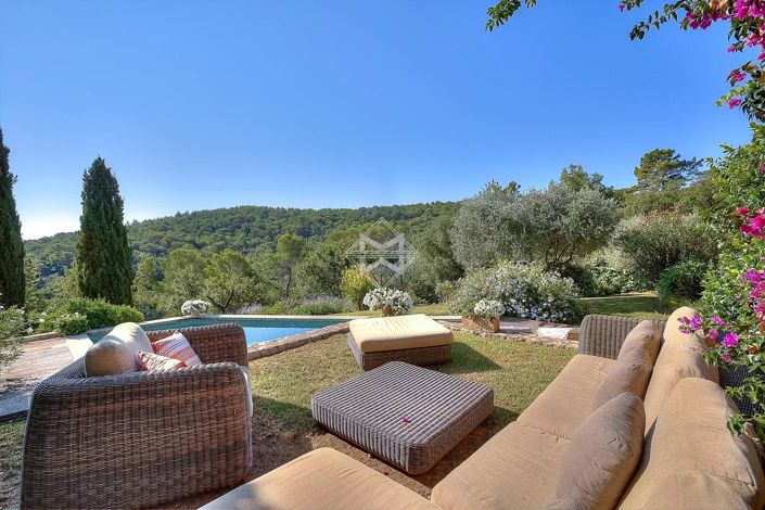 Image No.3-6 Bed House for sale