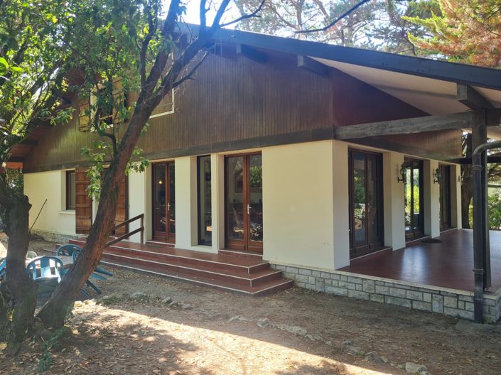 Image No.16-8 Bed House for sale