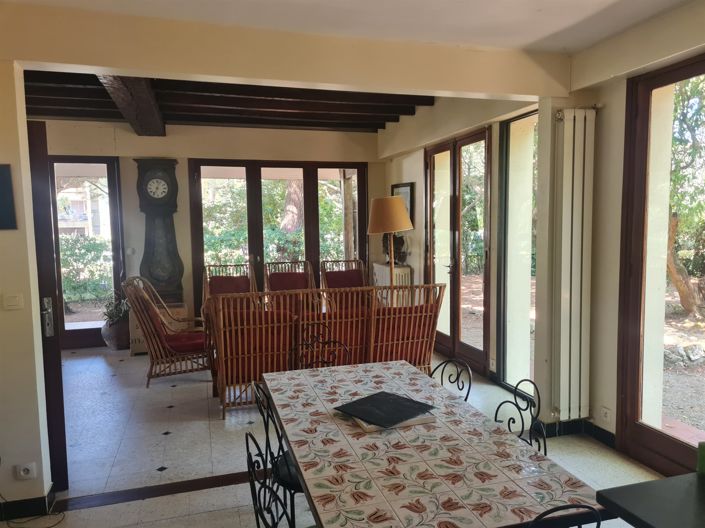 Image No.6-8 Bed House for sale