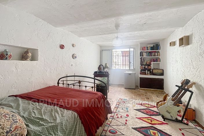 Image No.7-3 Bed House for sale