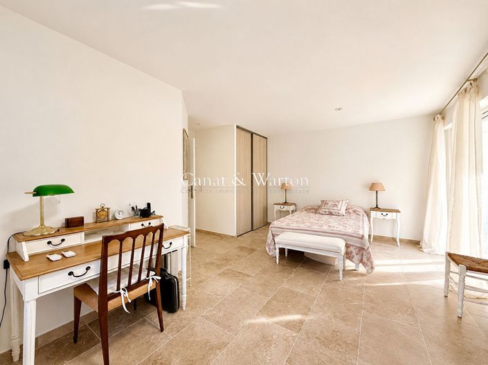 Image No.3-Appartement de 2 chambres à vendre à Fréjus