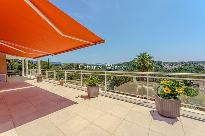 Image No.6-5 Bed Property for sale
